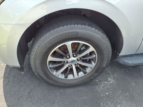 Used 2018 Ford Expedition XLT w/ Equipment Group 202A image 6