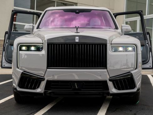 Used 2025 Rolls-Royce Cullinan AWD/4WD image 4
