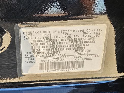 Used 2024 Nissan Versa SV FWD image 31