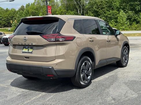 Certified 2025 Nissan Rogue SV FWD image 3