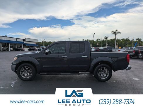 Used 2014 Nissan Frontier SL RWD image 6