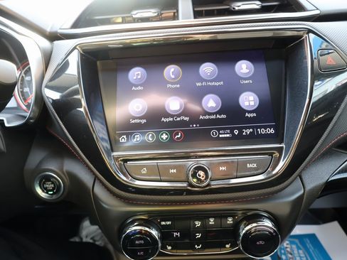 Used 2022 Chevrolet TrailBlazer RS w/ Technology Package image 21