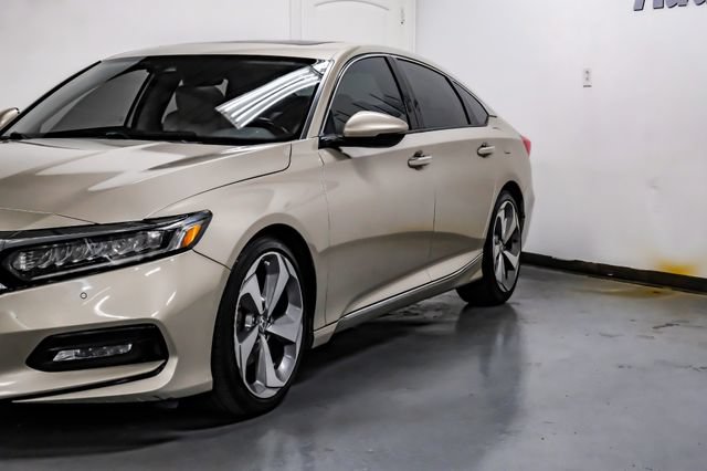 Used 2018 Honda Accord Touring image 11