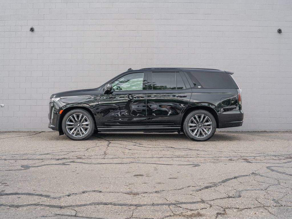 Used 2023 Cadillac Escalade Sport Platinum w/ Heavy-Duty Trailer Package AWD/4WD image 2