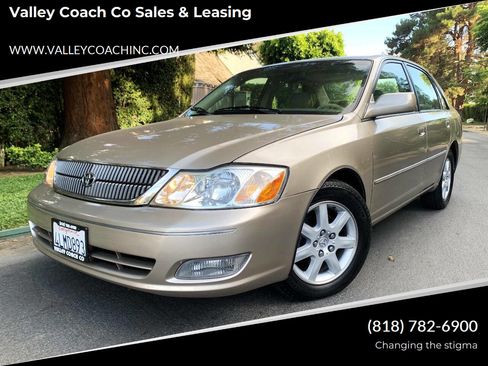 Used 2000 Toyota Avalon XLS image 1