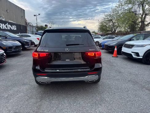 Used 2022 Mercedes-Benz GLB 250 4MATIC image 5