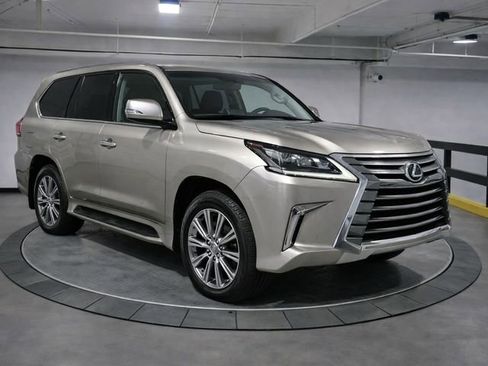 Used 2017 Lexus LX 570 4WD w/ Luxury Package image 3