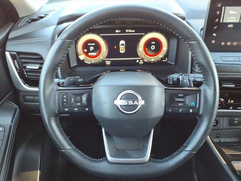 Used 2025 Nissan Rogue SL image 21