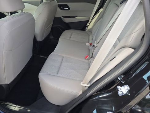 Certified 2025 Nissan Rogue SV FWD image 17