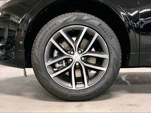 New 2025 Land Rover Discovery Sport S image 10