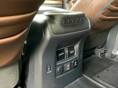 Used 2019 Nissan Titan Platinum Reserve AWD/4WD image 34