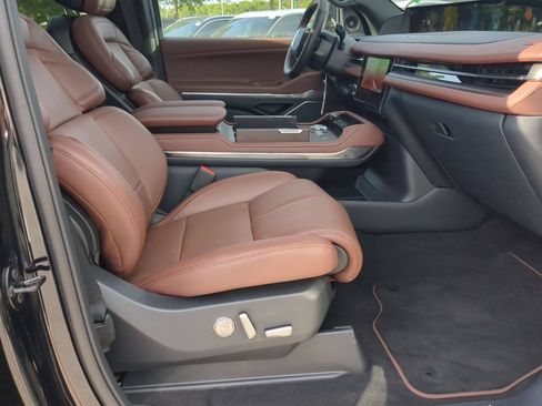 New 2026 Lincoln Navigator L Reserve AWD/4WD image 24