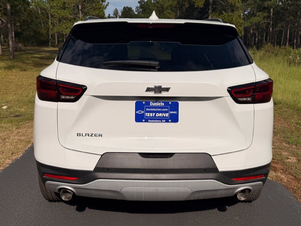 New 2026 Chevrolet Blazer LT w/ Convenience Package FWD image 4