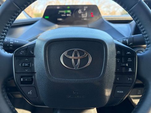 Used 2025 Toyota Prius LE image 25