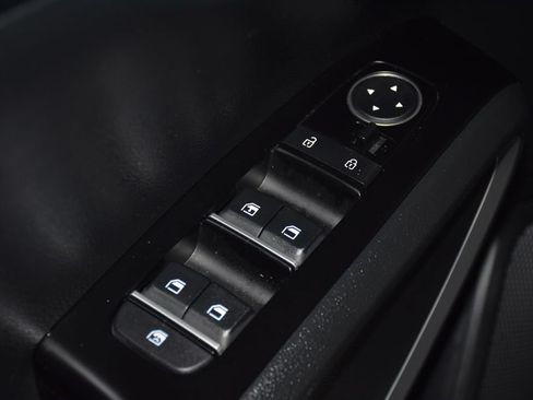 Used 2025 Kia Soul LX w/ LX Technology Package FWD image 24