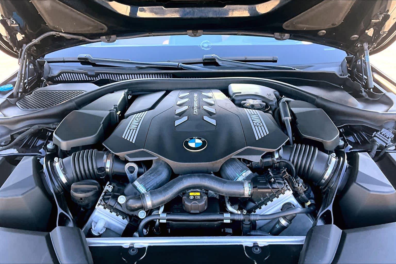 Used 2020 BMW M550i xDrive AWD/4WD image 31