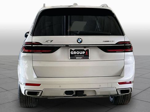 Used 2023 BMW X7 xDrive40i w/ Executive Package AWD/4WD image 4