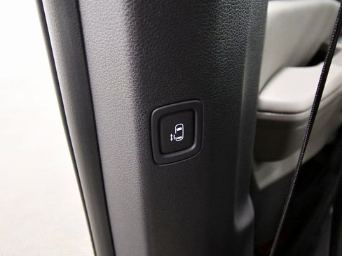 Certified 2026 Kia Carnival image 16