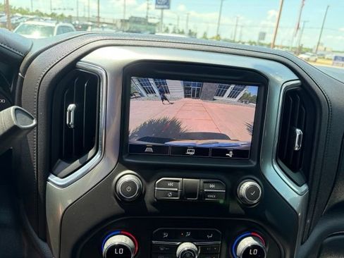 Used 2021 Chevrolet Silverado 1500 LTZ AWD/4WD image 17