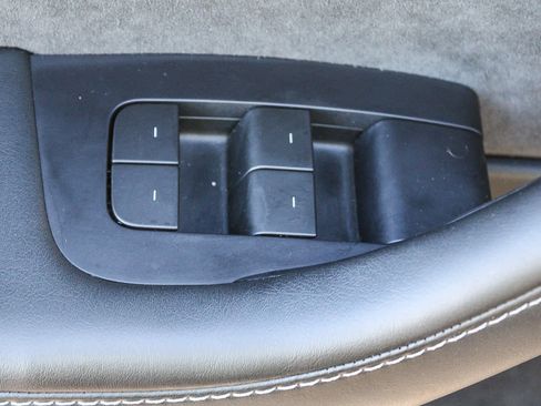 Used 2023 Tesla Model Y Performance image 19