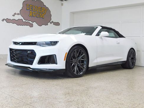 Used 2024 Chevrolet Camaro ZL1 RWD image 5