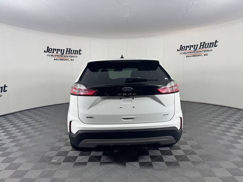 Used 2024 Ford Edge SEL image 9