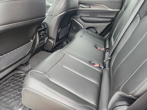 New 2026 Jeep Grand Cherokee Limited w/ Limited Altitude Package image 21