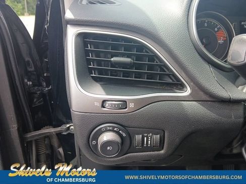 Used 2020 Jeep Cherokee Latitude Plus w/ Cold Weather Group AWD/4WD image 32