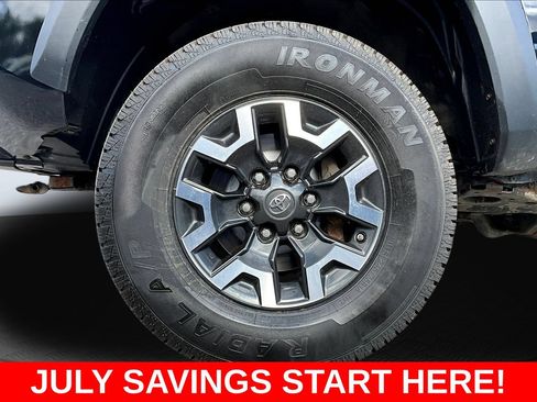 Used 2020 Toyota Tacoma TRD Off-Road w/ Technology Package AWD/4WD image 37