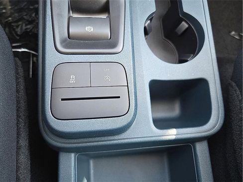 New 2025 Ford Maverick XL w/ Equipment Group 102A image 17