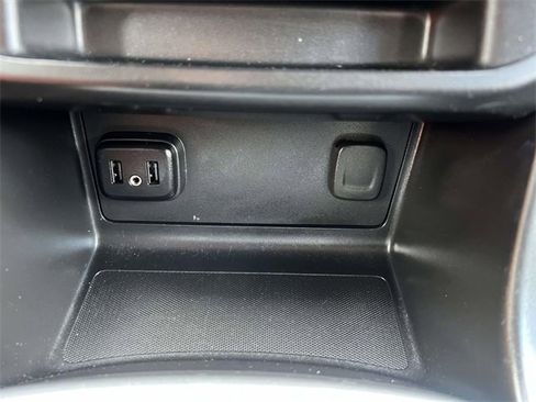 Certified 2022 Chevrolet Colorado LT w/ LT Convenience Package image 32