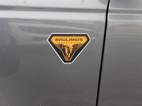 Used 2023 Ford Bronco Badlands AWD/4WD image 3