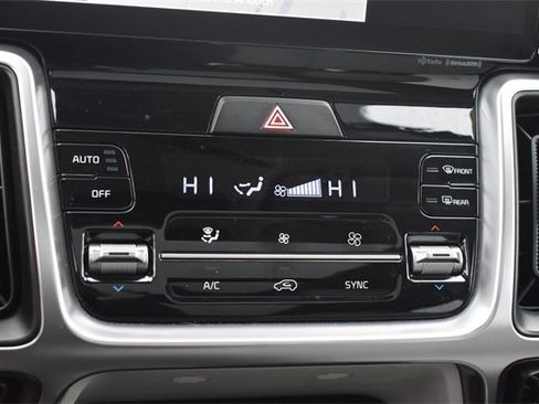 Certified 2023 Kia Sorento S w/ Panoramic Sunroof Package image 32