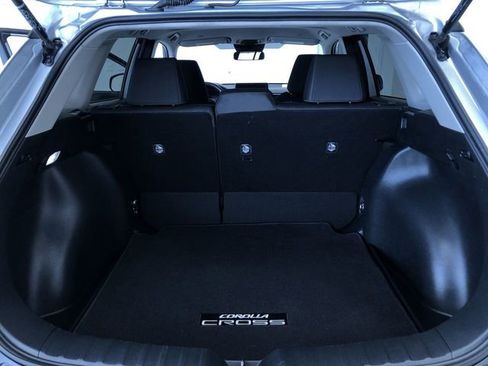 Certified 2025 Toyota Corolla Cross LE image 31