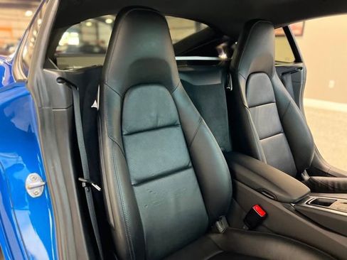 Used 2018 Porsche 718 Cayman RWD image 27