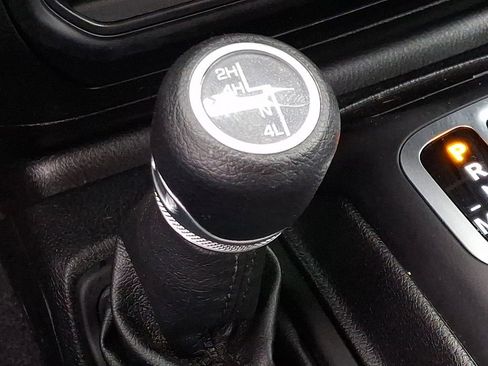 Used 2018 Jeep Wrangler Unlimited Sport S image 24