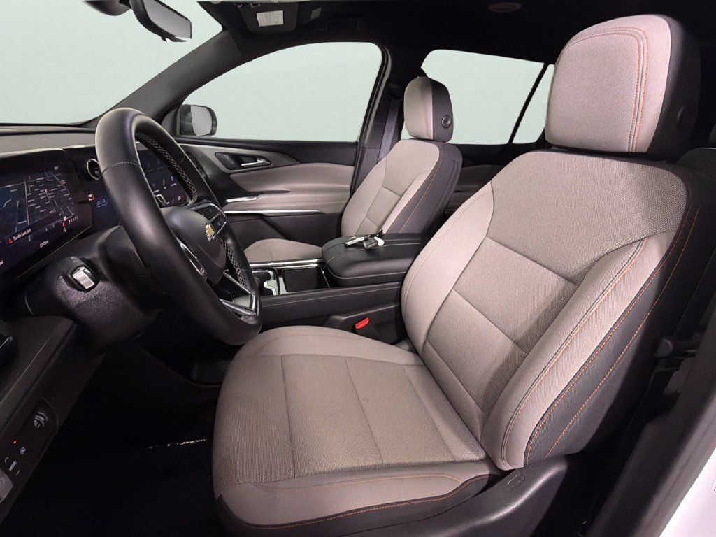 Used 2026 Chevrolet Traverse LT w/ Driver Confidence Package FWD image 17