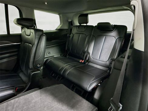 Used 2021 Jeep Grand Cherokee L Limited RWD image 3