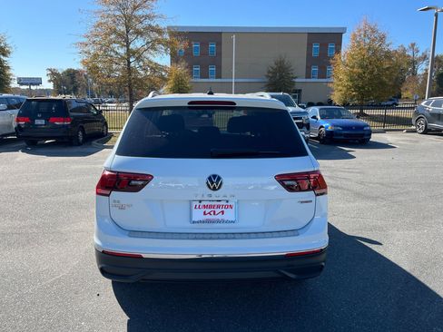 Used 2024 Volkswagen Tiguan SE image 16