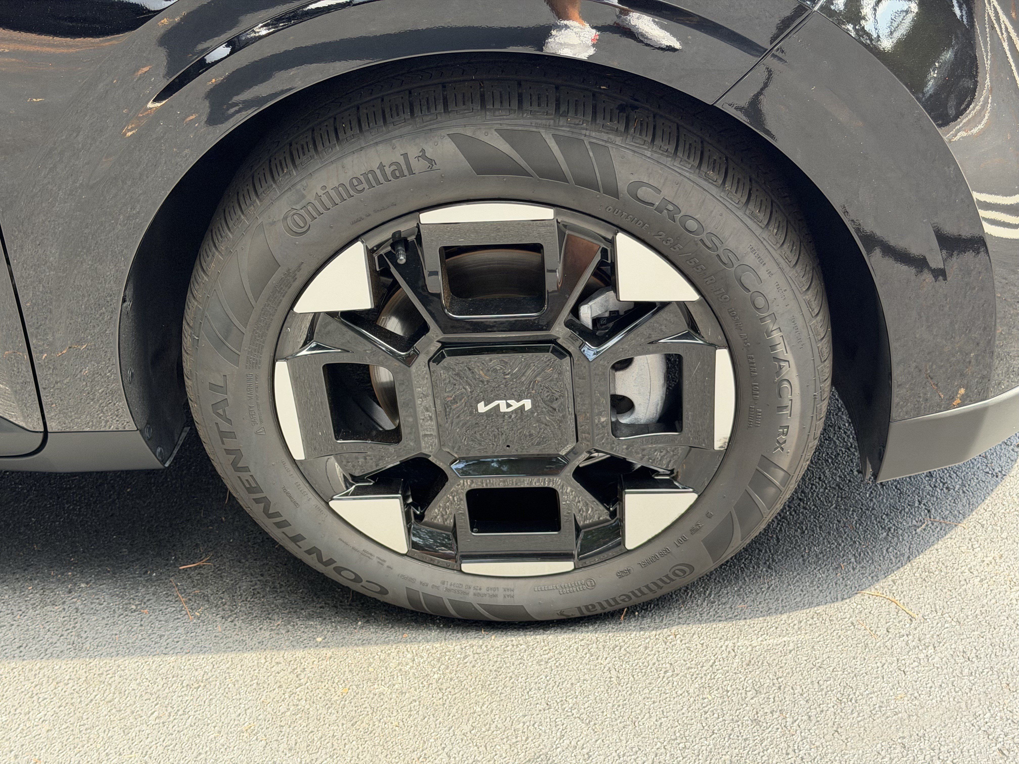 Certified 2026 Kia Carnival EX FWD image 12