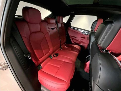 New 2026 Porsche Macan image 29