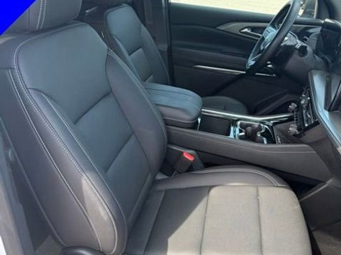Used 2025 Chevrolet Traverse LT w/ Driver Confidence Package AWD/4WD image 29