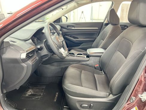 Used 2023 Nissan Altima 2.5 SV image 18