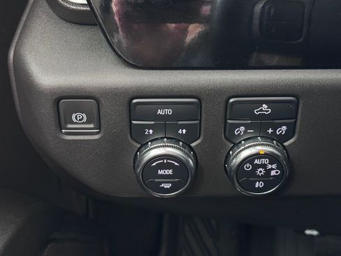 Certified 2024 GMC Sierra 1500 Elevation AWD/4WD image 23