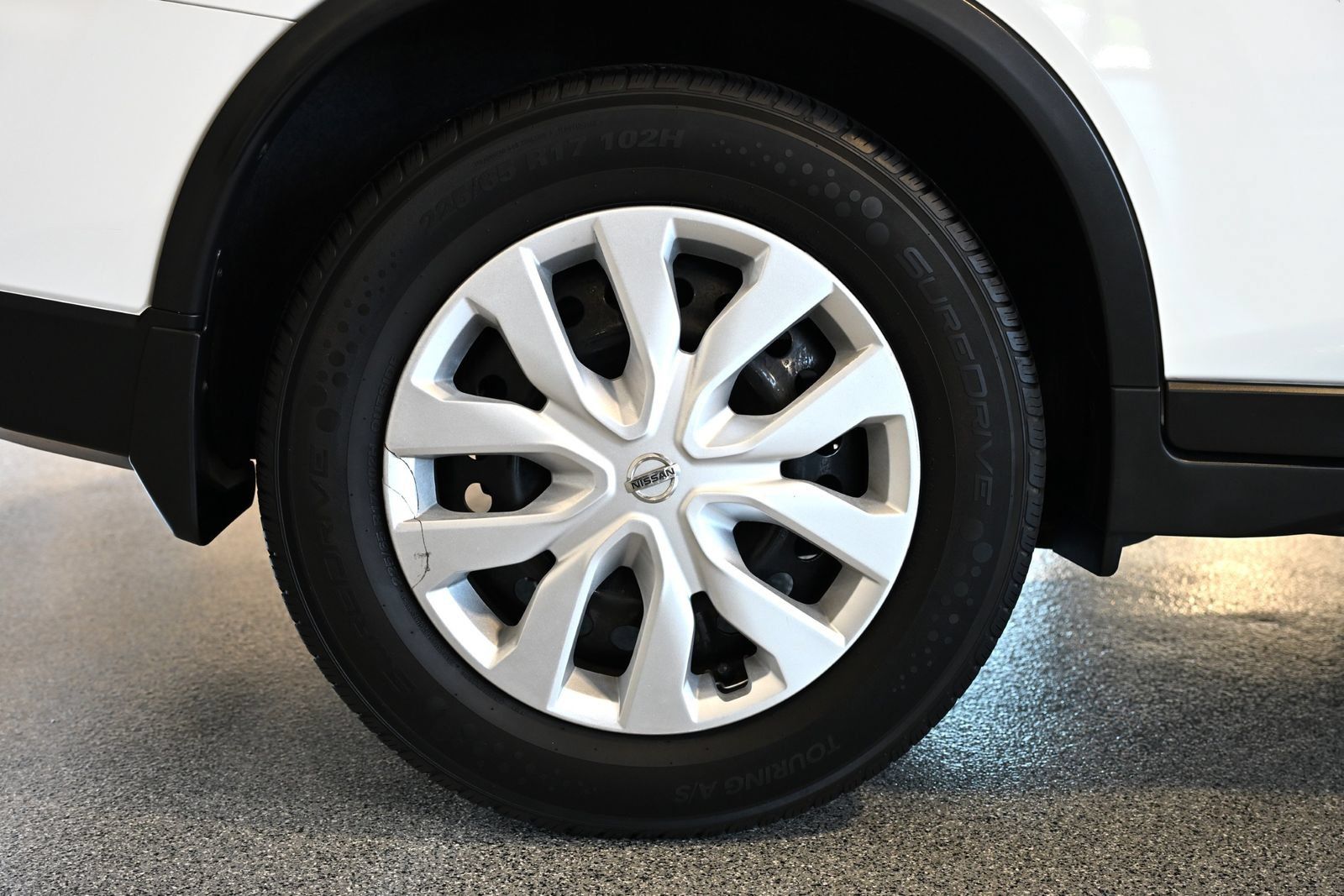 Used 2017 Nissan Rogue S FWD image 16