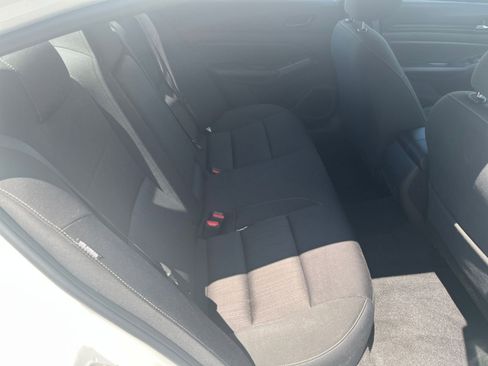 Used 2025 Nissan Altima 2.5 SV FWD image 38