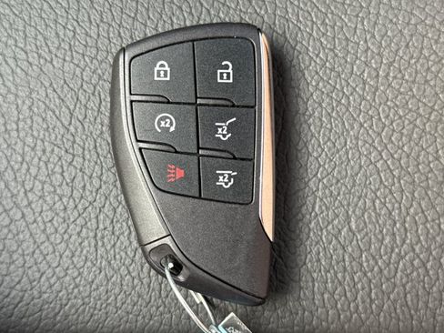 Used 2024 GMC Yukon Denali w/ LPO, Floor Liner Package AWD/4WD image 31