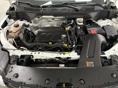 Used 2025 Chevrolet Trax RS w/ Driver Confidence Package FWD image 26