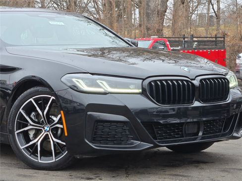 Used 2022 BMW 530i xDrive w/ M Sport Package AWD/4WD image 2