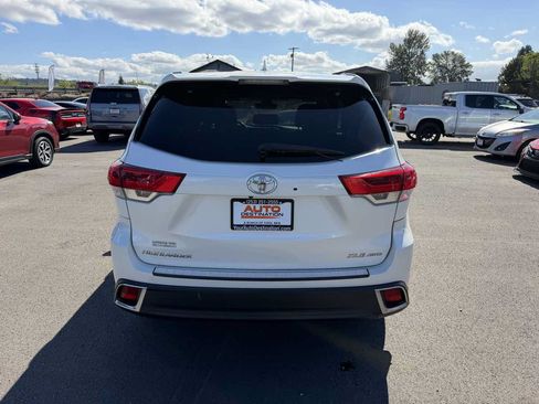 Used 2017 Toyota Highlander SE AWD/4WD image 7